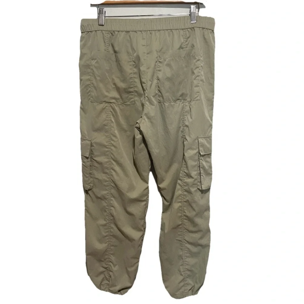 Nicole Miller New‎ York Women's Sage Green Joggers Size M w/ Multiple Pockets